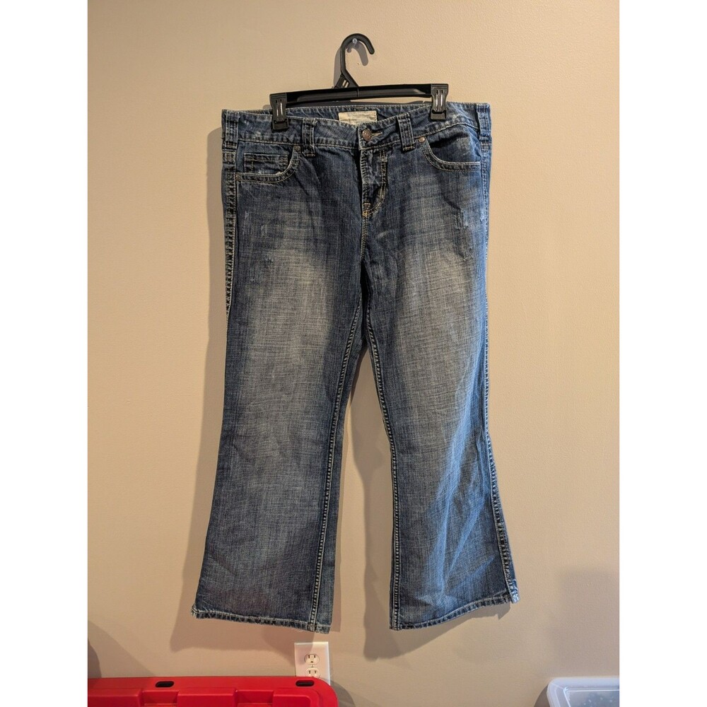 Maurices Women's Sz 13/14 Short Denim Jeans Jenna Boot cut Distressed Flare Wide